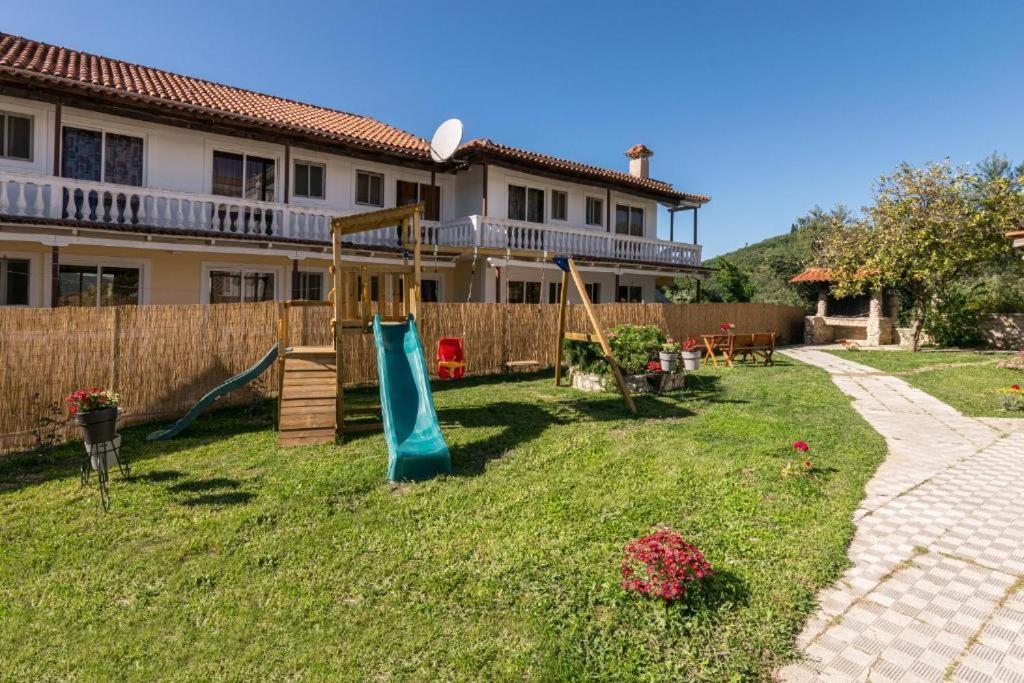 Galadriel Apartments Kato Yerakarion Ngoại thất bức ảnh